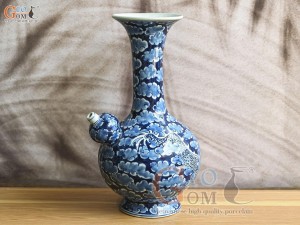 Bình tỏi cổ cao men lam cổ vẽ cảnh Long ẩn nền băng, cao 36cm