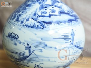 Bình tỏi cổ cao men lam cổ vẽ cảnh Sơn Thủy, cao 36cm