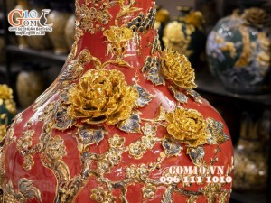 Bình tỏi cổ cao vẽ vàng, đắp nổi Chim hoa, nền đỏ, cao 75cm