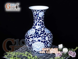 Bình tỏi cổ nền xanh vẽ hoa dây, cao 45cm