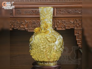 Bình tỏi cổ thẳng men rạn đắp nổi Công Đào kênh 3D dát vàng, cao 70cm