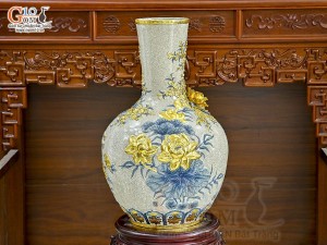 Bình tỏi cổ thẳng men rạn đắp nổi Công Đào kênh 3D dát vàng điểm, cao 70cm