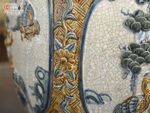 Bình tỏi cổ thẳng men rạn đắp nổi tứ cảnh Tùng Cúc Sen Mai, cao 70cm