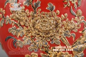 Bình tỏi Công Đào đắp nổi vẽ vàng 24k, nền đỏ - cao 80cm