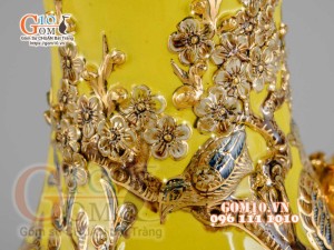 Bình tỏi Công Đào đắp nổi vẽ vàng 24k, nền vàng - cao 80cm