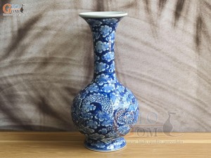 Bình tỏi men lam cổ vẽ cảnh Long ẩn nền băng, cao 36cm