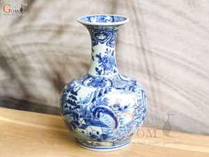 Bình tỏi men lam cổ vẽ cảnh Sơn Thủy, cao 26cm