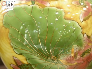 Bình tỏi men màu cảnh Hoa Sen Phú Qúy vẽ vàng 24k, cao 45cm