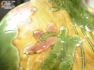 Bình tỏi men màu cảnh Hoa Sen Phú Qúy vẽ vàng 24k, cao 45cm