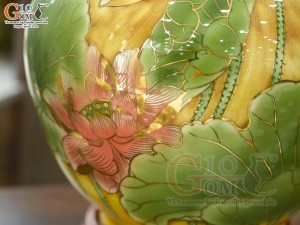 Bình tỏi men màu cảnh Hoa Sen Phú Qúy vẽ vàng 24k, cao 45cm