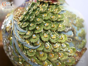 Bình tỏi men vân mây đắp nổi Công Đào Phú Quý kênh vẽ vàng 24k, cao 60cm