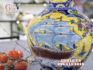 Bình tỏi men màu họa tiết 2 mặt vẽ Thuận Buồm Xuôi Gió và Công Đào cao 45cm