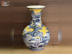 Bình tỏi men màu vẽ cảnh Sơn Thuỷ Hữu Tình, cao 52cm