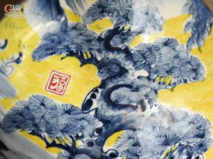 Bình tỏi men màu vẽ cảnh Sơn Thuỷ Hữu Tình, cao 52cm