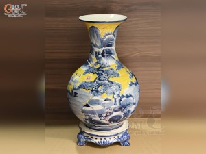 Bình tỏi men màu vẽ cảnh Sơn Thuỷ Hữu Tình, cao 60cm (cả chân kê)