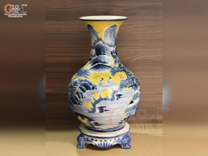 Bình tỏi men màu vẽ cảnh Sơn Thuỷ Hữu Tình, cao 60cm (cả chân kê)