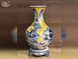 Bình tỏi men màu vẽ cảnh Sơn Thuỷ Hữu Tình, cao 60cm (cả chân kê)