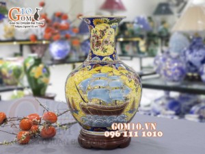 Bình tỏi men màu vẽ vàng 24k, họa tiết 2 mặt cảnh Thuận Buồm Xuôi Gió và Công Đào Phú Quý, nền vàng cao 45cm