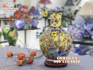 Bình tỏi men màu vẽ vàng 24k, họa tiết 2 mặt cảnh Thuận Buồm Xuôi Gió và Công Đào Phú Quý, nền vàng cao 45cm