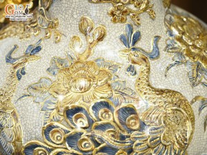 Bình tỏi men rạn đắp nổi Công Danh Phú Quý kênh vẽ vàng 24k, cao 52cm