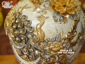 Bình tỏi men rạn đắp nổi Công Đào Phú Quý vẽ vàng 24k, cao 45cm