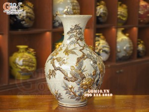 Bình tỏi men rạn đắp nổi Công Đào Phú Quý vẽ vàng 24k, cao 45cm