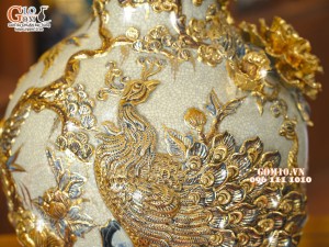 Bình tỏi men rạn đắp nổi Công Đào Phú Quý vẽ vàng 24k, cao 45cm