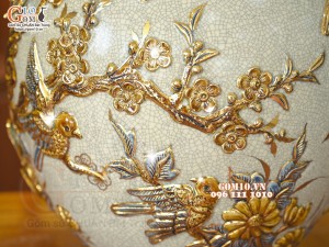 Bình tỏi men rạn đắp nổi Công Đào Phú Quý vẽ vàng 24k, cao 45cm