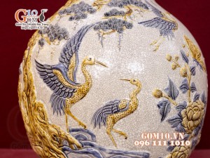 Bình tỏi men rạn đắp nổi Tùng Hạc, cao 60cm