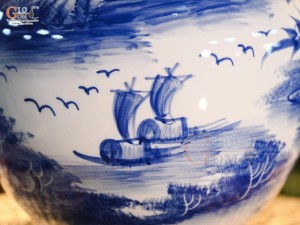 Bình tỏi men trắng vẽ Công Trúc Sơn Thủy, cao 45cm