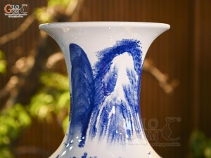 Bình tỏi men trắng vẽ Tùng Lộc Sơn Thủy, cao 52cm