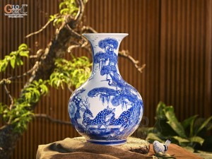 Bình tỏi men trắng vẽ Tùng Lộc Sơn Thủy, cao 52cm