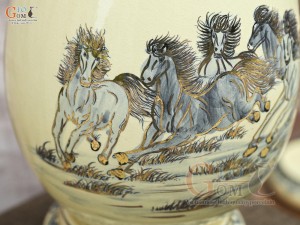 Bình trứng phong thủy men cổ họa tiết Mã Đáo Thành Công vẽ vàng 24k, cao 34cm (cả đế)