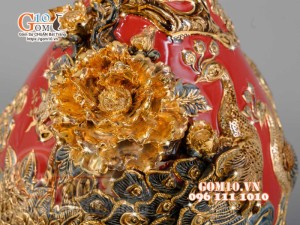 Bình tỳ bà Công Đào đắp nổi vẽ vàng 24k, nền đỏ - cao 40cm