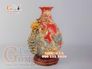 Bình tỳ bà Công Đào đắp nổi vẽ vàng 24k, nền đỏ - cao 40cm