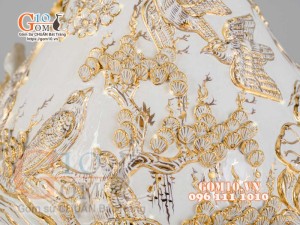 Bình tỳ bà Công Đào đắp nổi vẽ vàng 24k, nền trắng- cao 40cm