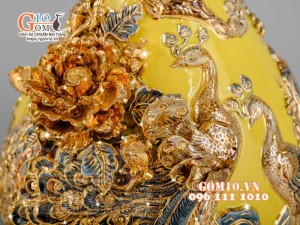 Bình tỳ bà Công Đào đắp nổi vẽ vàng 24k, nền vàng - cao 40cm