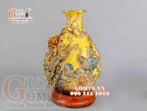 Bình tỳ bà Công Đào đắp nổi vẽ vàng 24k, nền vàng - cao 40cm