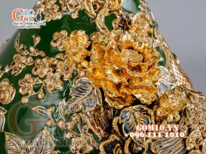 Bình tỳ bà Công Đào đắp nổi vẽ vàng 24k, nền xanh - cao 40cm