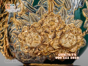 Bình tỳ bà Công Đào đắp nổi vẽ vàng 24k, nền xanh lục bảo - cao 40cm