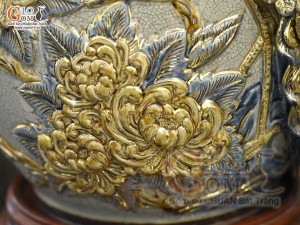 Bình tỳ bà men rạn đắp nổi Công Danh Phú Quý kênh vẽ vàng 24k, cao 54cm