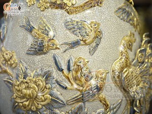 Bình tỳ bà men rạn đắp nổi Công Danh Phú Quý kênh vẽ vàng 24k, cao 54cm