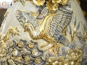 Bình tỳ bà men rạn đắp nổi Công Danh Phú Quý kênh vẽ vàng 24k, cao 54cm