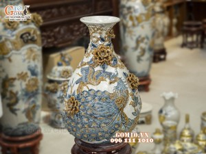 Bình tỳ bà men rạn đắp nổi Công Đào, cao 68cm