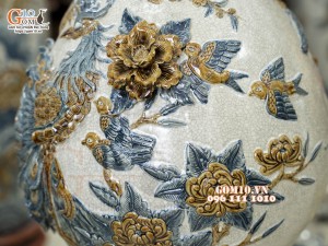 Bình tỳ bà men rạn đắp nổi Công Đào, cao 68cm