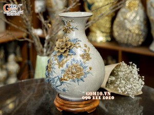 Bình tỳ bà men rạn đắp nổi Công Đào kênh, cao 38cm