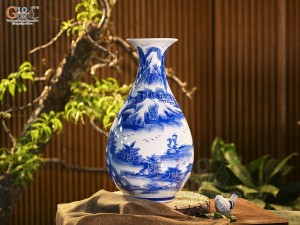 Bình tỳ bà men trắng vẽ Công Trúc Sơn Thủy, cao 43cm