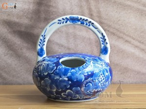 Bình vôi men lam cổ vẽ Long ẩn nền băng, cao 14cm