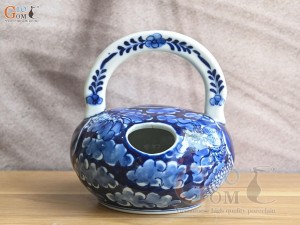 Bình vôi men lam cổ vẽ Long ẩn nền băng, cao 15cm