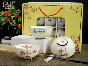 Bộ 10 bát cơm men kem vẽ hoa đào đỏ, in logo